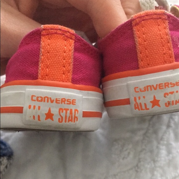 Converse! 💗🧡 - Picture 3 of 3